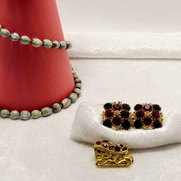 CHRISTMAS HOLIDAY JEWELRY Pins and Earrings set - Picture 2 of 16